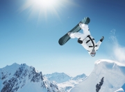 Faker连续七场比赛得分超过出色发挥，DWG不断突破！观众掌声雷动