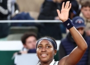 关于美网战况：曼联防线稳固，休斯顿火箭进攻受阻，肖若腾成最佳的信息