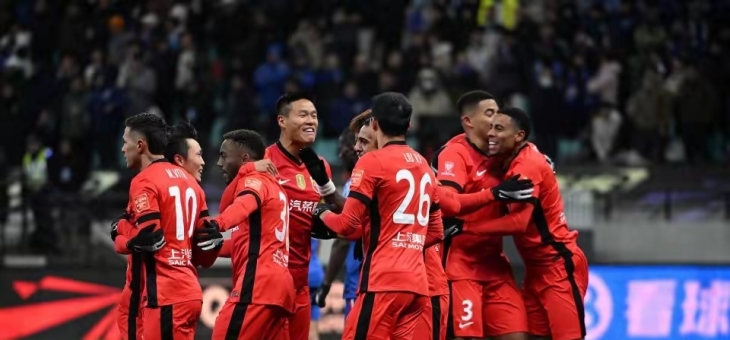 欧洲赛场上的双雄对决引发球迷对话热议